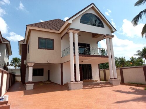 5 bedroom house with 2 bedroom outhouse for rent at Dzorwulu in Accra, Ghan
