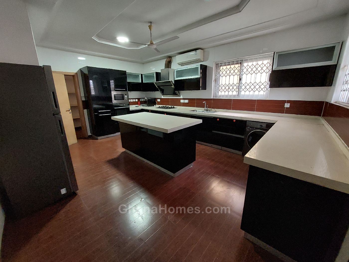 Executive-4-bedroom-townhouse-for-rent-in-Cantonments-near-American-Embassy